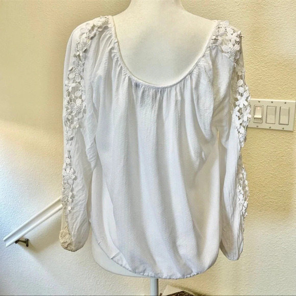 American Rag Cie 100% rayon white top with lace long sleeves size S - Picture 3 of 10